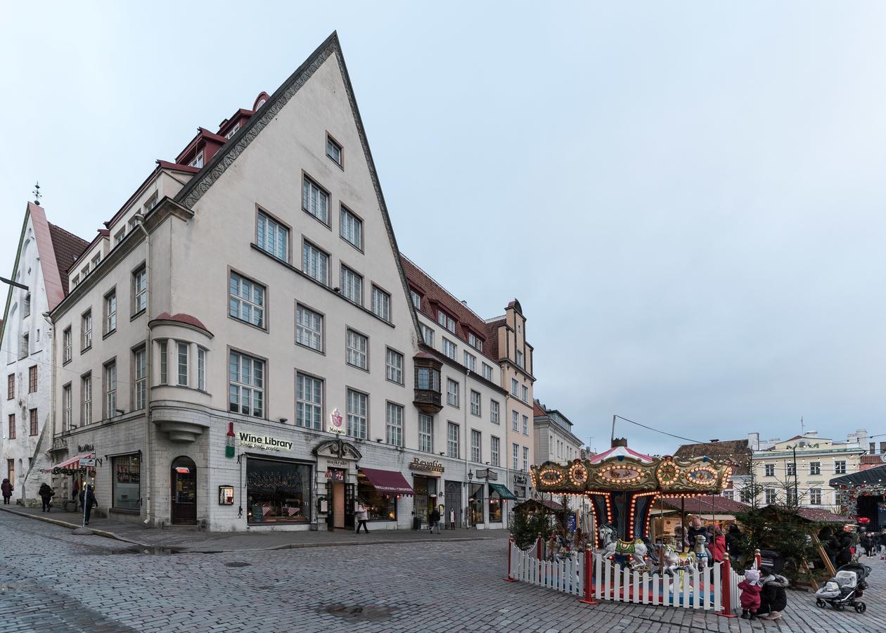 Goodson & Red Old Town Apartments Tallinn Bagian luar foto